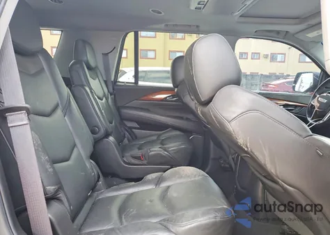 2016 Cadillac Escalade Premium z USA, uszkodzony, nr VIN 1GYS3CKJ7GR355724